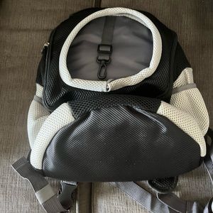 Breathable pet carrier backpack